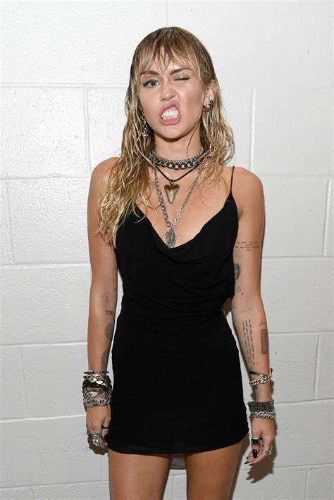 miley cyrus sexy